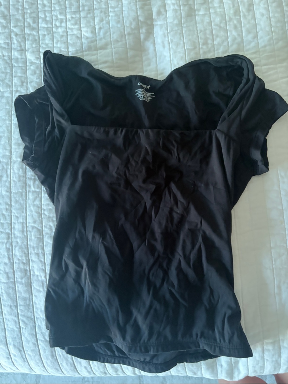 Amazon Black Short Sleeve Women's Tee - Square Neck